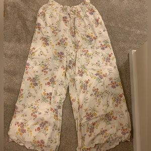 Baggy wide leg flowy pants barley worn just like new